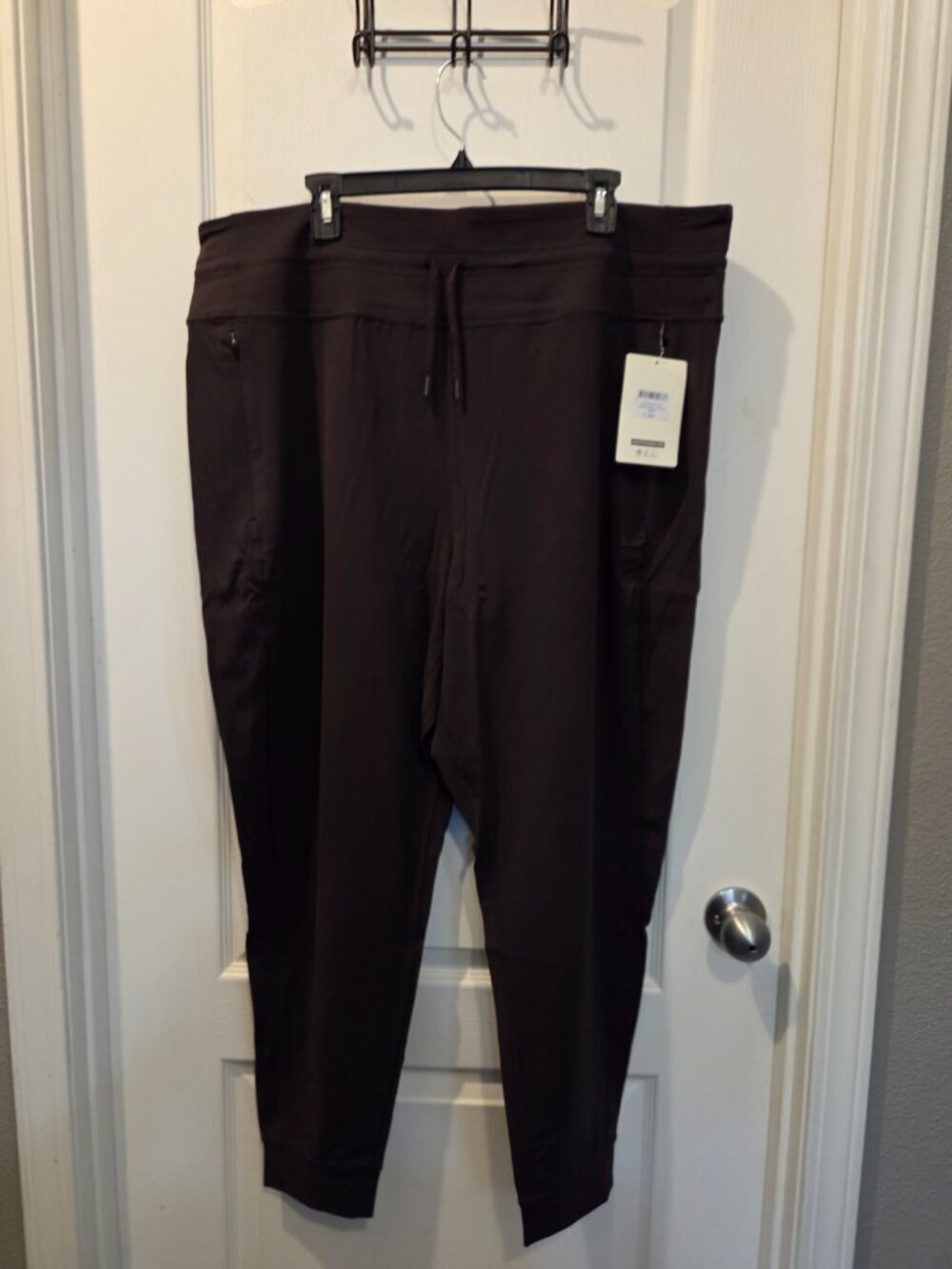 NWT Duluth Plus Size Bundle: Noga Air Joggers (XXL) & No-Yank Shelf Bra Tank 1X - Picture 3 of 14